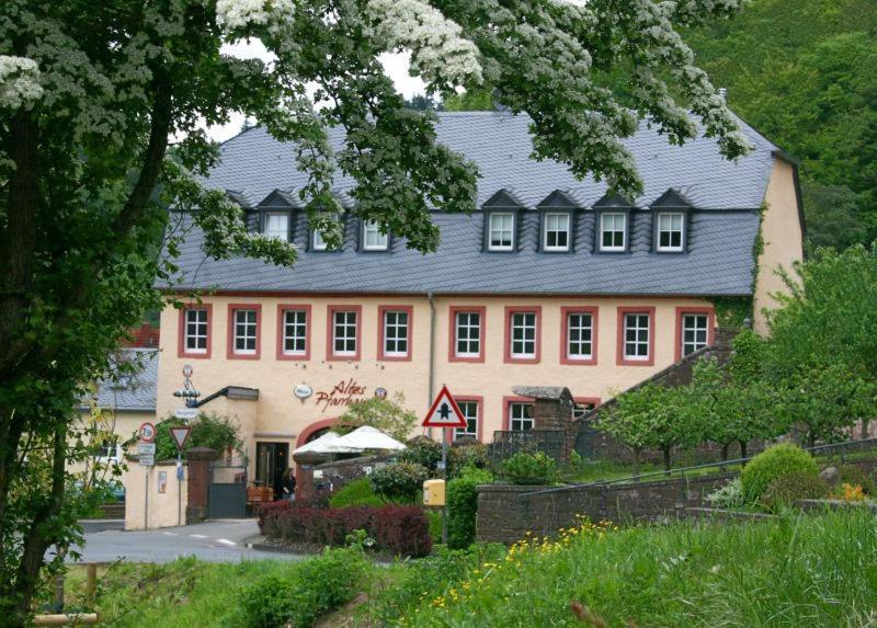 Готель Altes Pfarrhaus Auw an der Kyll Екстер'єр фото