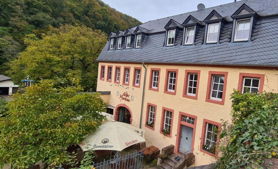 Готель Altes Pfarrhaus Auw an der Kyll Екстер'єр фото