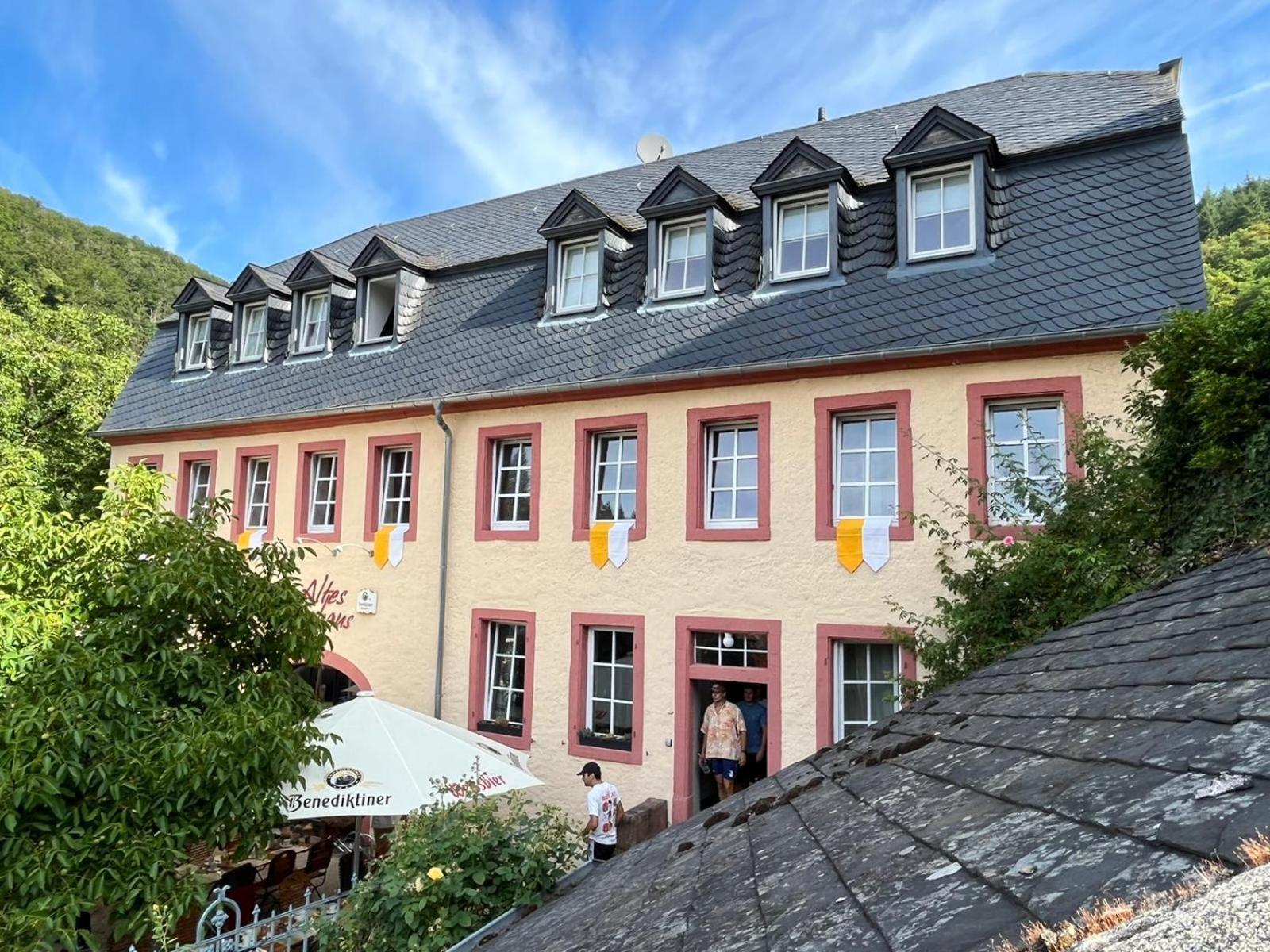 Готель Altes Pfarrhaus Auw an der Kyll Екстер'єр фото